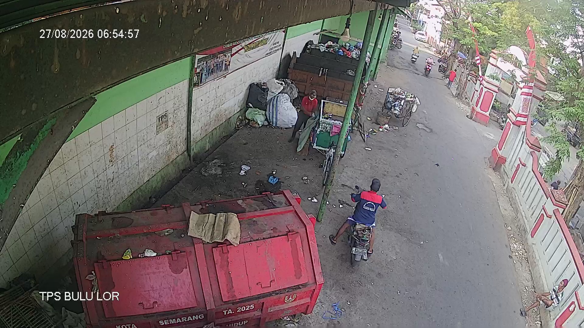 Tangkapan CCTV mentah TPS BULU LOR