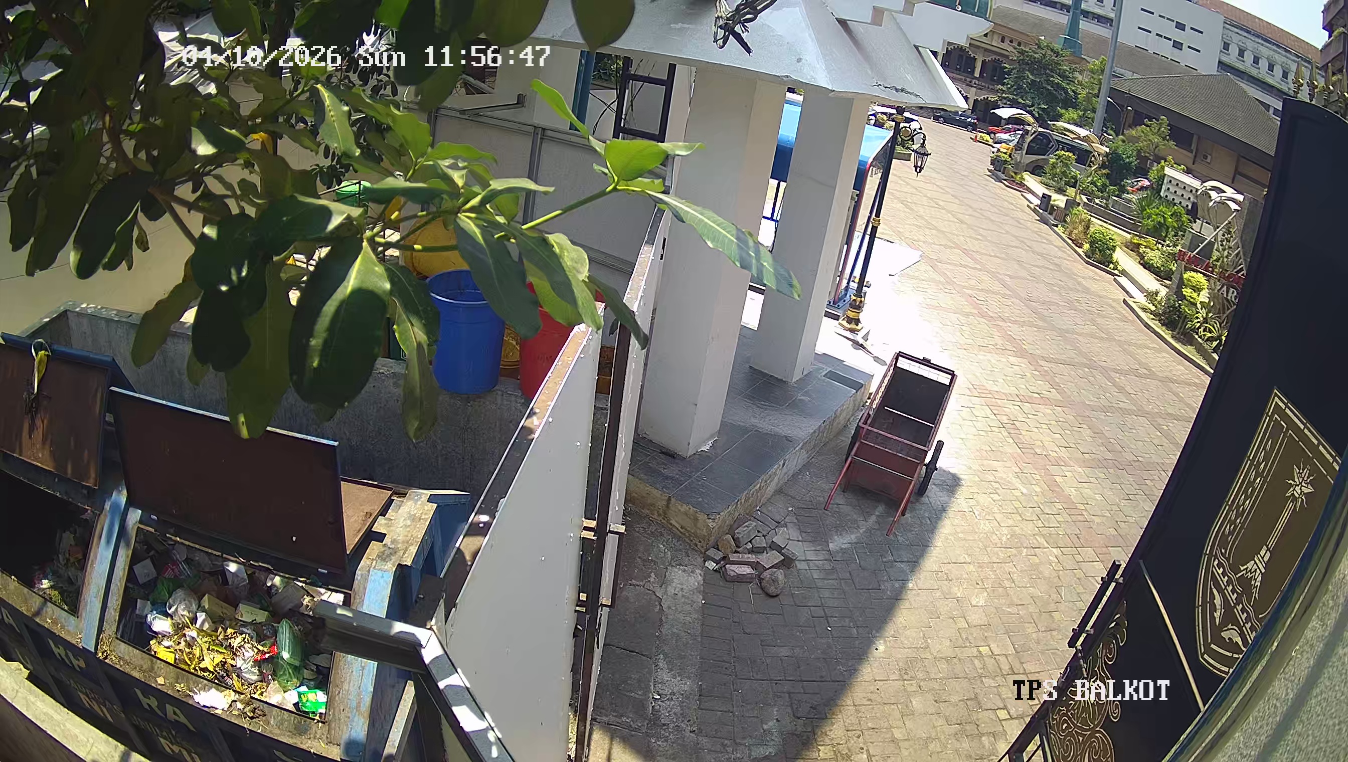 Tangkapan CCTV mentah TPS BALAIKOTA